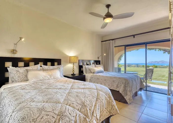 Relaxing Beachfront Holiday home *